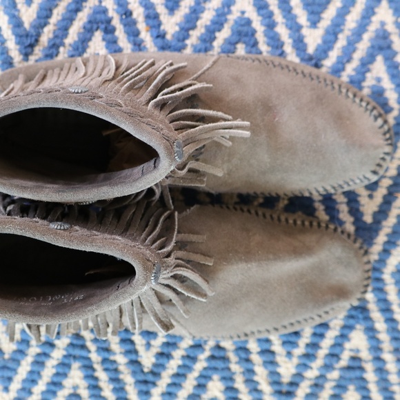 Minnetonka Grey Ankle Boot - Picture 4 of 8